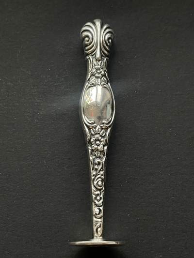 海外回流精品拍卖（五一专场） 法国回流纯银900火漆印章 尺寸：8.5cm，重：11.6g。纹饰精美，稀有。