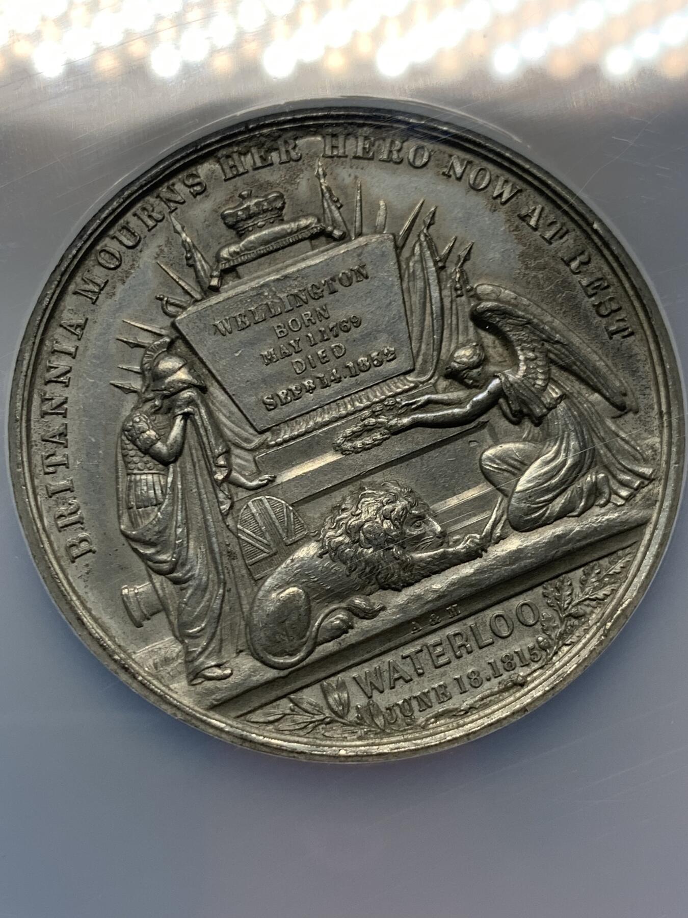 《竞宝斋》第359场 周日，周一  2场连拍 （全场包邮） NGC MS61 首见品 英国1852维多利亚奖章 惠林顿公爵纪念章 直径52mm 重39.2g 大盒加厚封装 WM材质