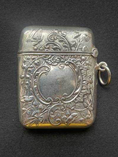 海外回流精品拍卖 - 法国回流纯银火柴盒 尺寸：3.8cmX5cm，重：22g。