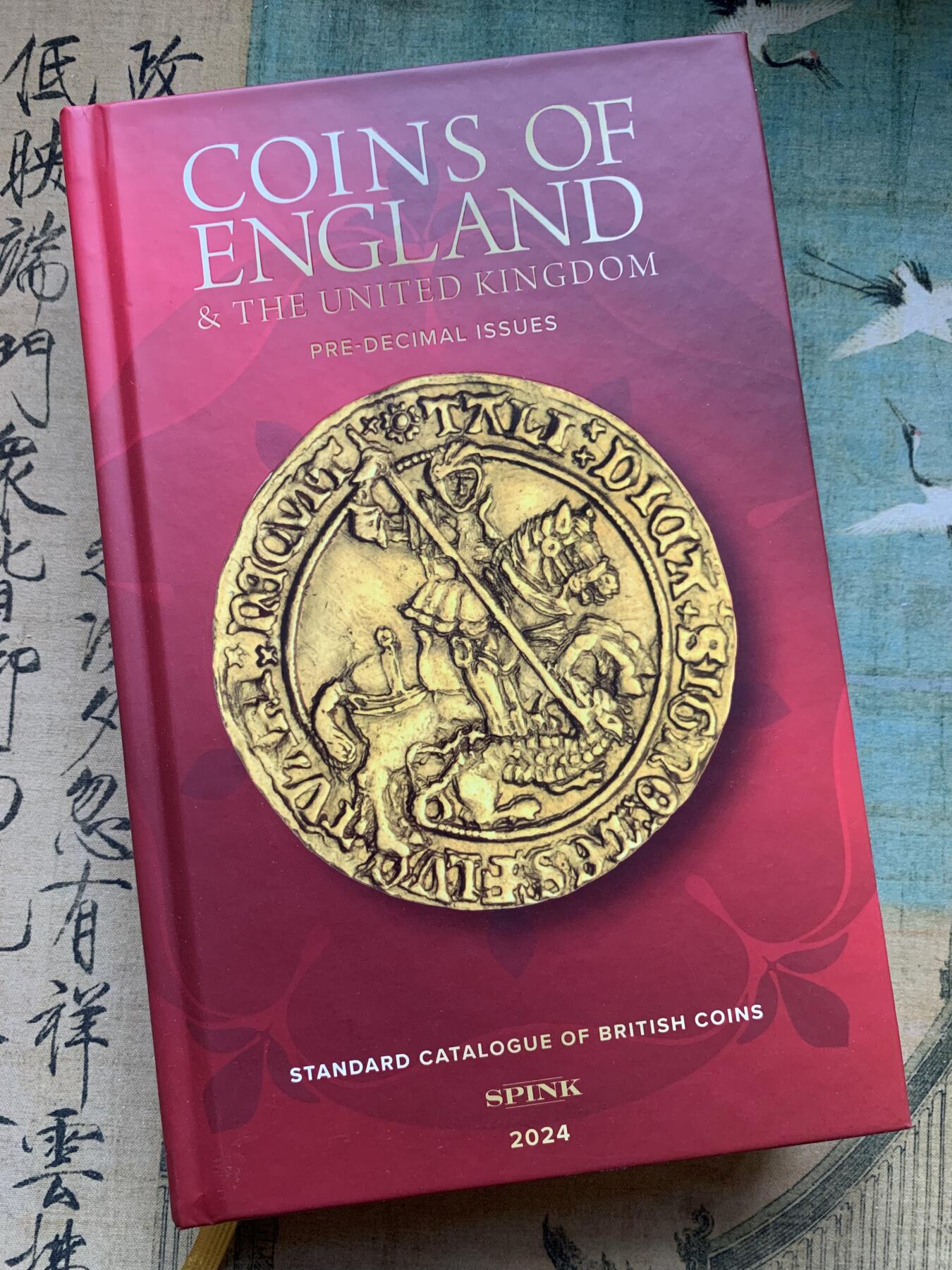 《竞宝斋》第359场 周日，周一  2场连拍 （全场包邮） 英国钱币标准目录2024，收录公元前150年至1971年的英国钱币，605页重一公斤，PCGS和NGC参考目录