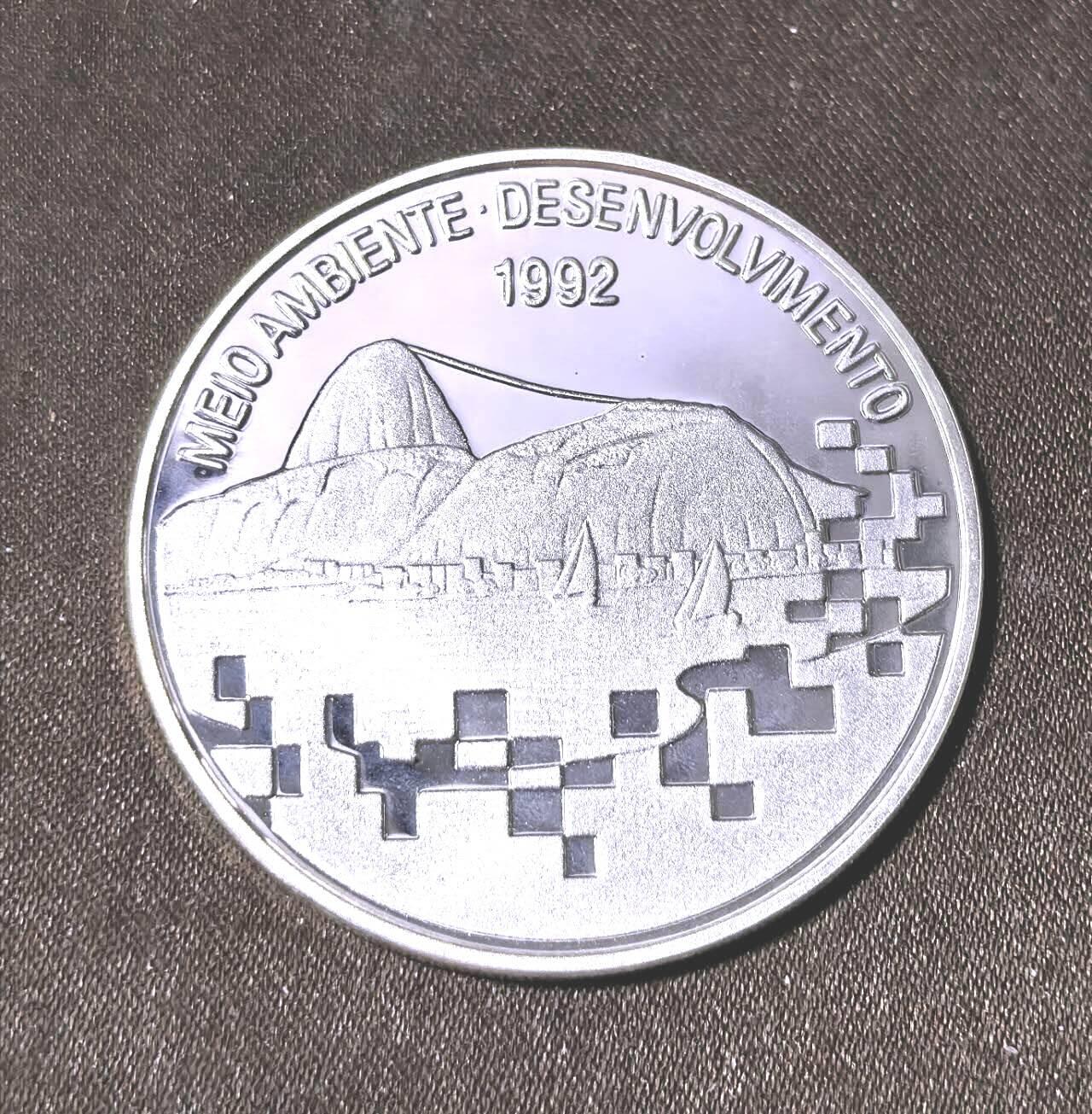 北京马甸外国币专卖第135期，外国币专场，陆续上拍，欢迎关注 不多见的1992年巴西蜂鸟银币