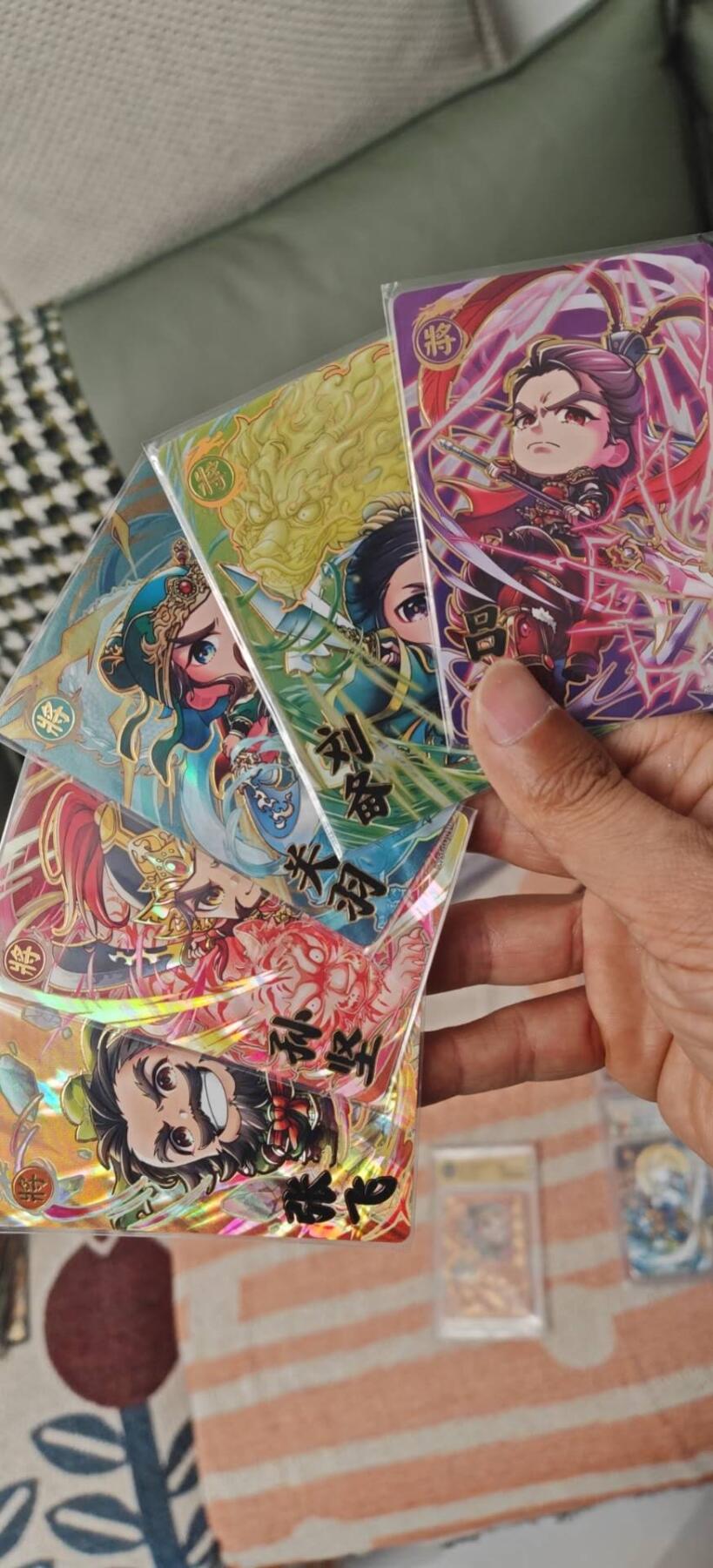 秋原瞳的小店第10期（春雨，万物，风声，微笑……） 卡游三国一弹5小强萌将卡