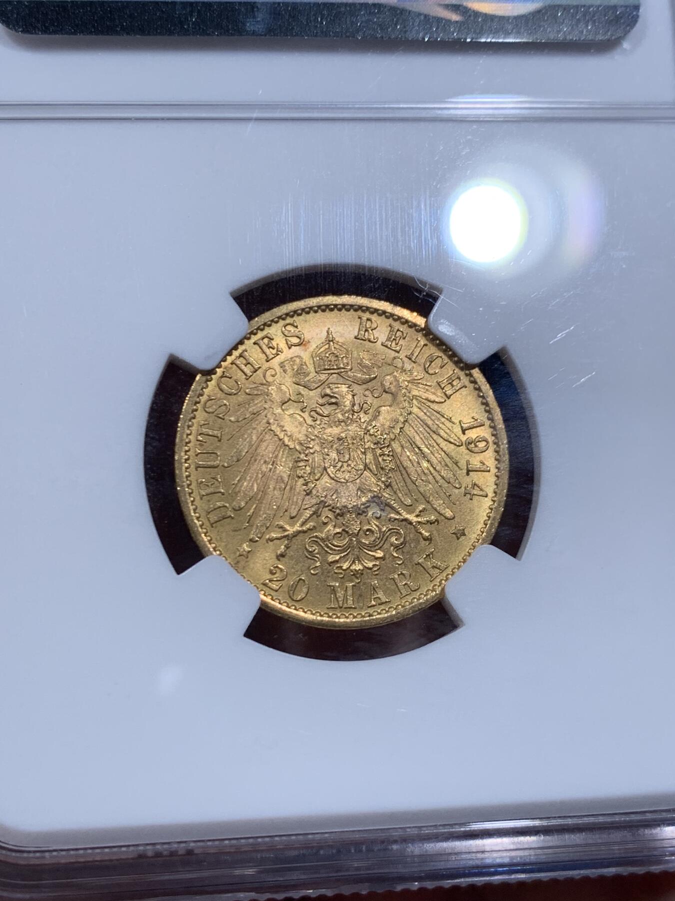 《竞宝斋》第359场 周日，周一  2场连拍 （全场包邮） NGC MS62 德国普鲁士1914年威廉二世国王军装长翅20马克金币 7.965克