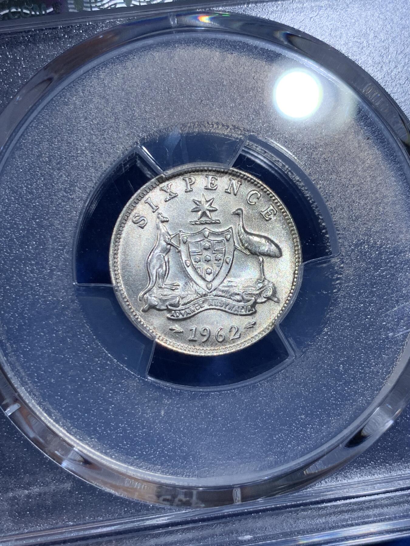 《竞宝斋》第359场 周日，周一  2场连拍 （全场包邮） PCGS MS66 高分爆光 1962澳大利亚6便士银币 卷拆品带包浆 银光闪闪 非常好看