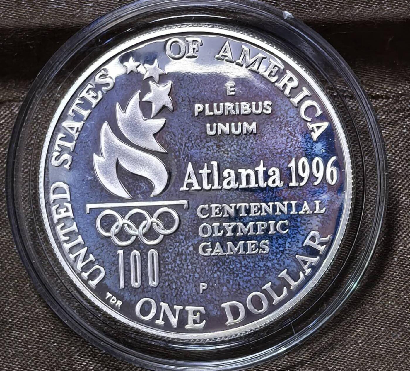 北京马甸外国币专卖第135期，外国币专场，陆续上拍，欢迎关注 美国1996年1元银币，亚特兰大奥运会纪念-赛艇，26.73g，38.1mm，