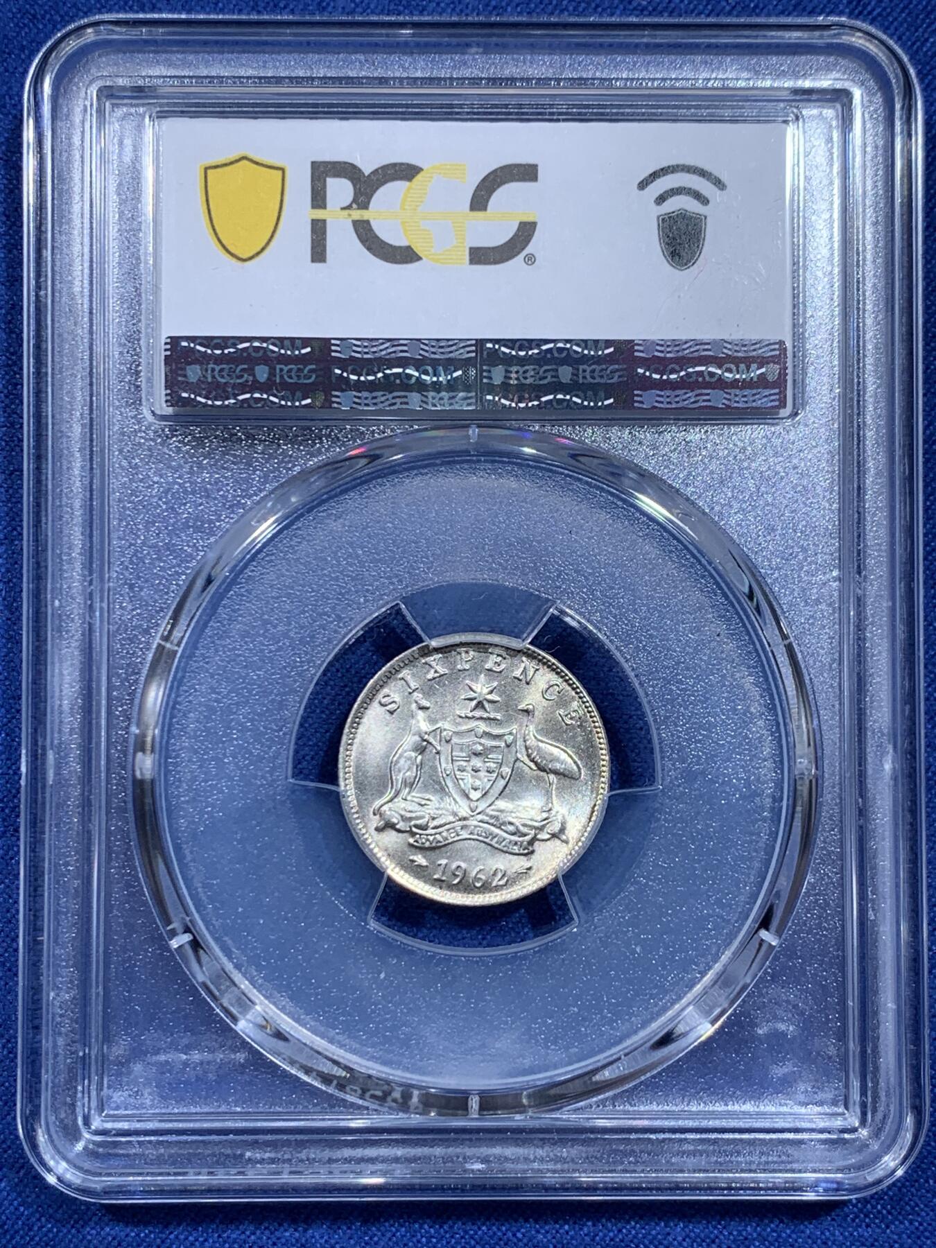 《竞宝斋》第359场 周日，周一  2场连拍 （全场包邮） PCGS MS66 高分爆光 1962澳大利亚6便士银币 卷拆品带包浆 银光闪闪 非常好看