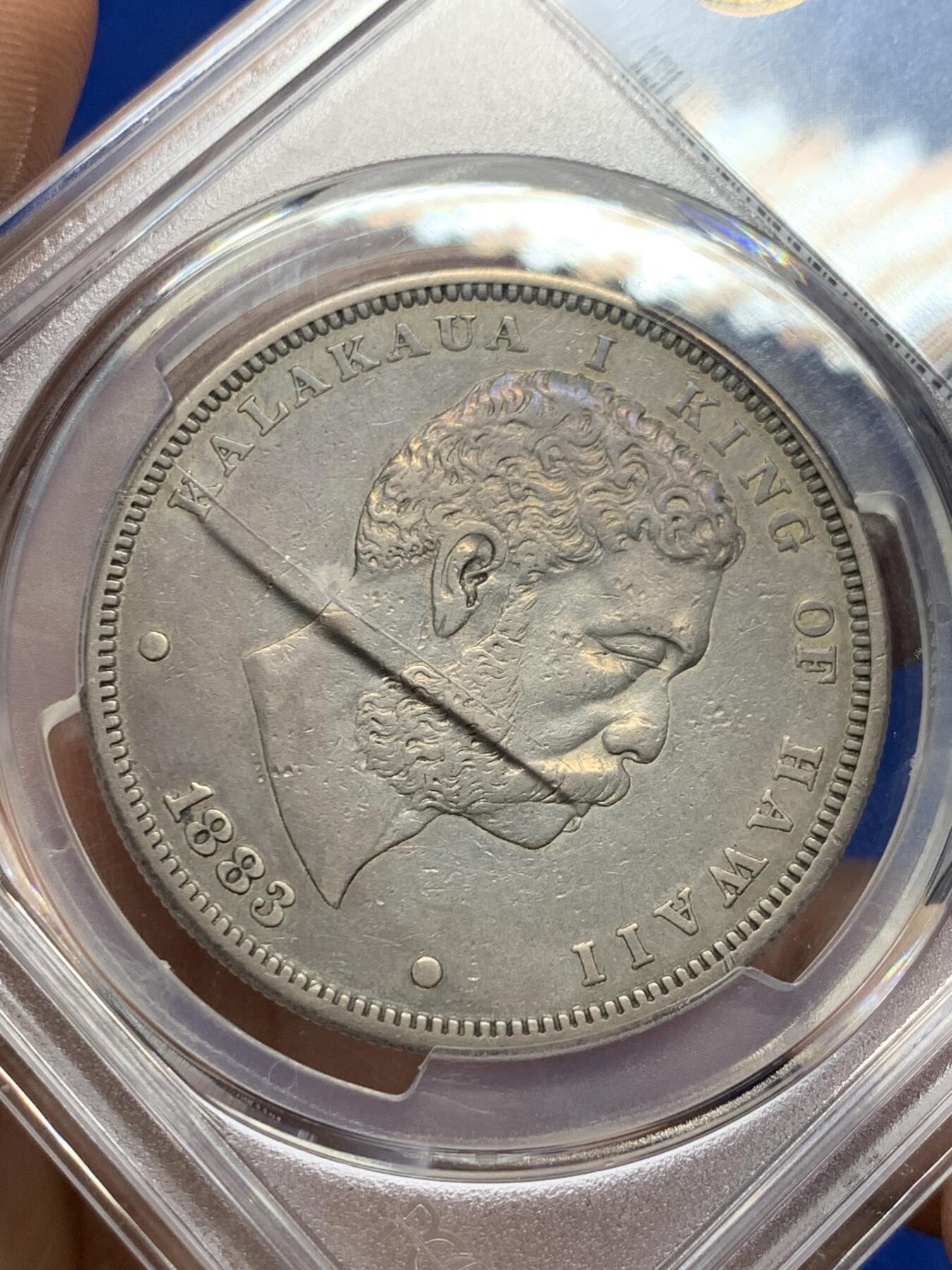 《竞宝斋》第359场 周日，周一  2场连拍 （全场包邮） PCGS XF40 夏威夷王国卡拉卡瓦一世1元银币，名誉品灰彩包浆，盒子表面牛毛纹裂不影响币