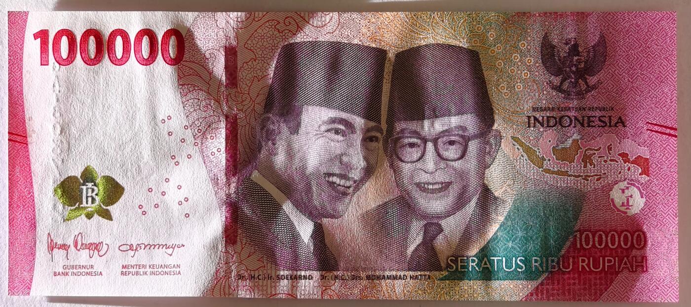 紫瑗钱币——第538期——纸币场 印度尼西亚 2022年 苏加诺和穆罕默德·哈达 100000卢比 UNC
