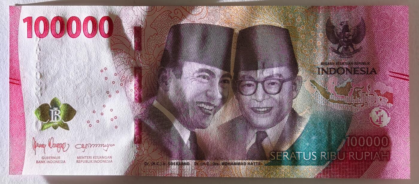 紫瑗钱币——第541期——纸币场 印度尼西亚 2022年 苏加诺和穆罕默德·哈达 100000卢比 UNC