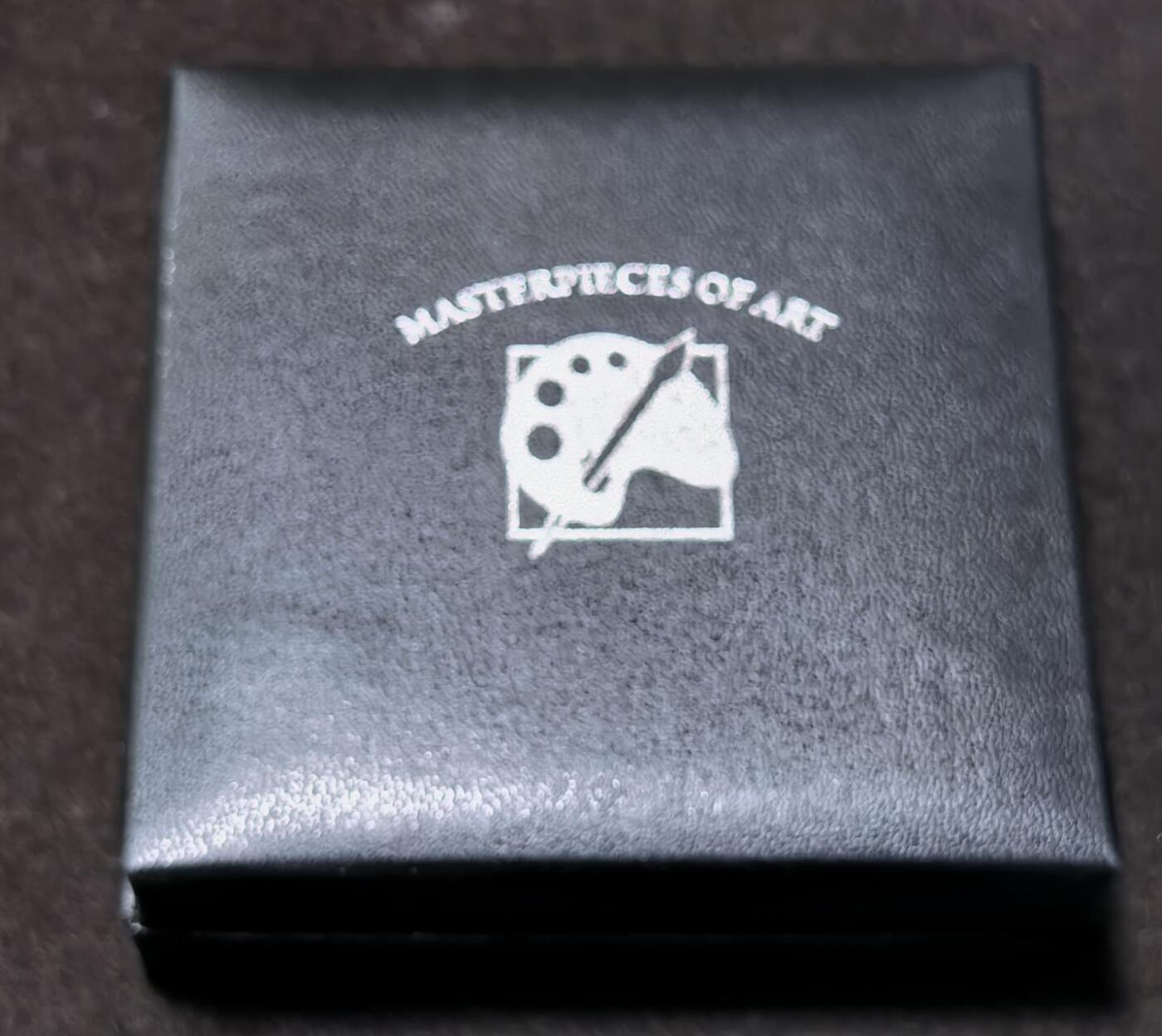 北京马甸外国币专卖第135期，外国币专场，陆续上拍，欢迎关注 2012年库克3盎司镶水晶油画《睡觉的女人》彩色银币，盒证齐全，收藏热门品种大部分已经沉淀在藏家手中，喜欢的不要错过哦哦