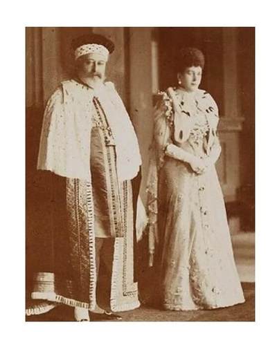 英国1902年 爱德华七世和皇后加冕礼高浮雕精制大铜章 40MM 英国1902年 爱德华七世和皇后加冕礼高浮雕精制大铜章 40MM