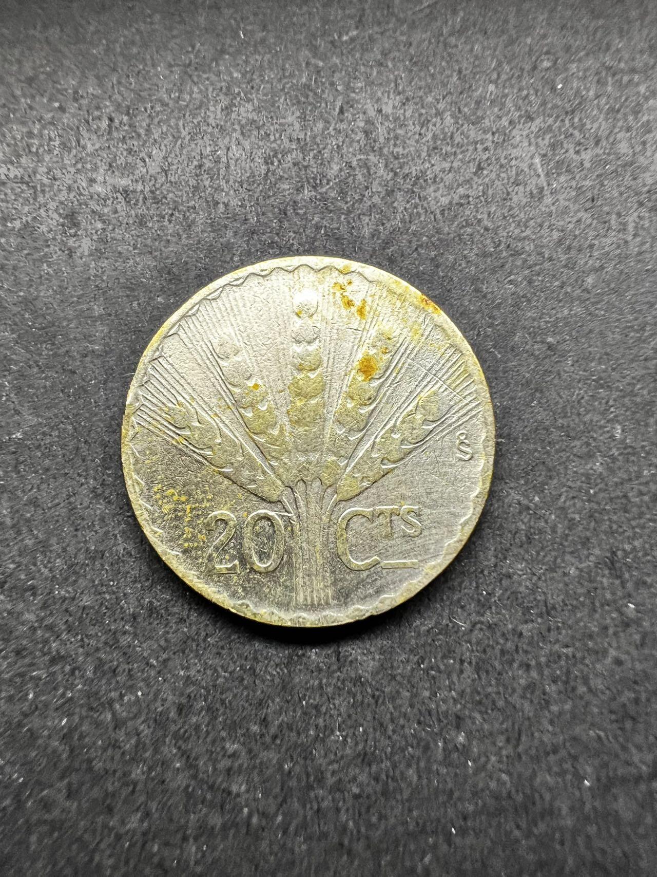 聚福钱庄★世界钱币第四期 全场包邮 欢迎参拍 乌拉圭1942年20分银币
