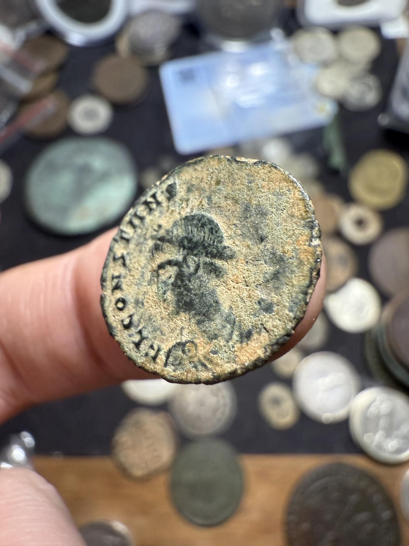 南宋泉阁俄币 外币 国币 专场第六期 古罗马 公元337-340年 君士坦丁二世小铜币 背逆 头像朝左 士兵守护军旗 通货好品