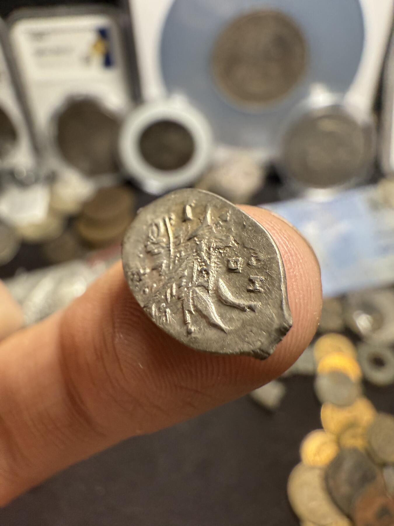 南宋泉阁俄币 外币 国币 专场第六期 俄罗斯 留里克王朝 1547-1584年 伊凡四世1戈比小银币 鱼鳞币 0.6g左右 难得好品 原味老包浆 深打 图案文字清晰