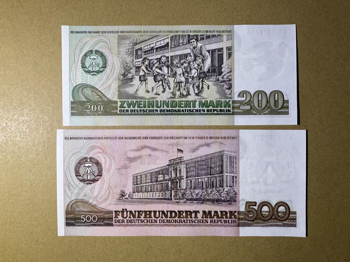 《艾美收藏》第190期-周日欧洲精品汇 东德200、500马克2张 UNC 1985年 全程无4