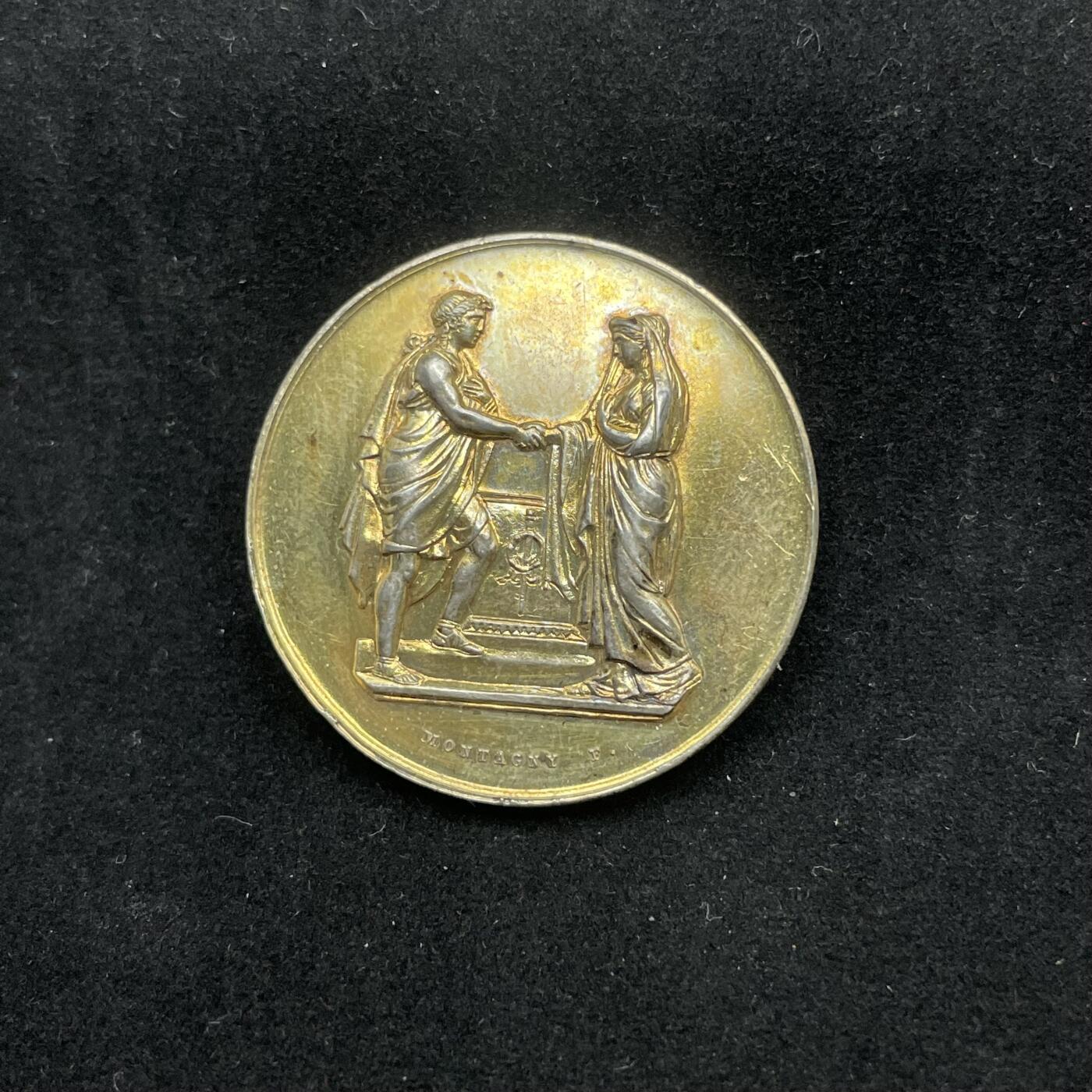 「木头集藏」章牌专场-第54场 1893年法国婚礼镀金银章  直径：28 mm，10.9g，边铭：丰饶角 ARGENT