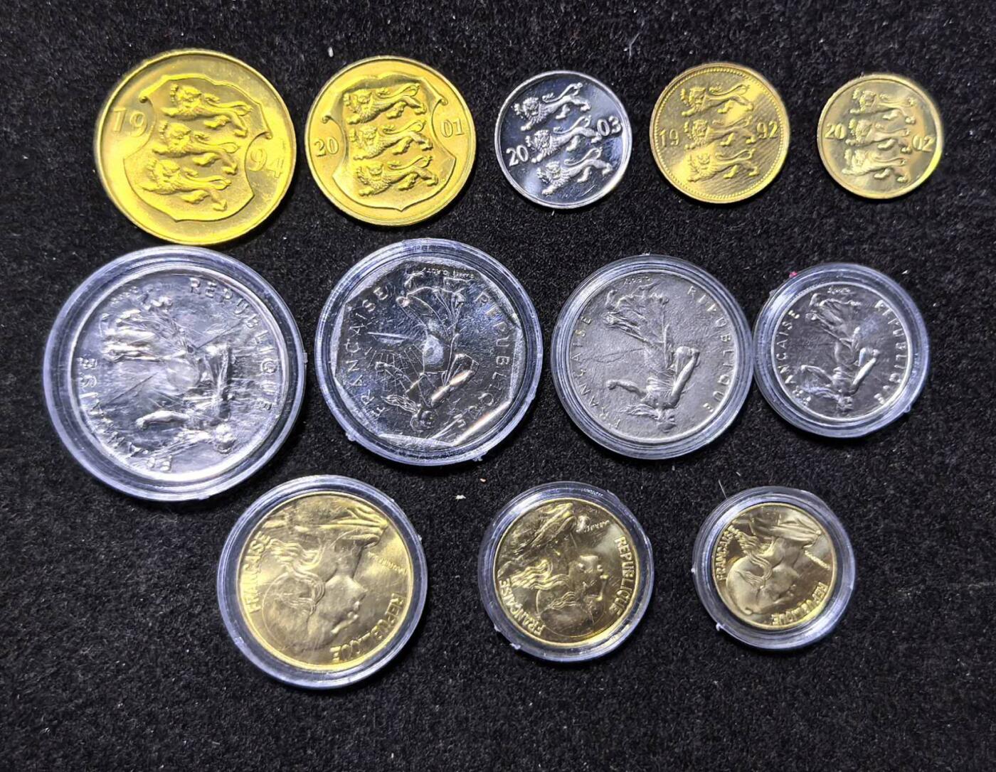 北京马甸外国币专卖第135期，外国币专场，陆续上拍，欢迎关注 爱沙尼亚5枚，94版法国7枚，品相全新