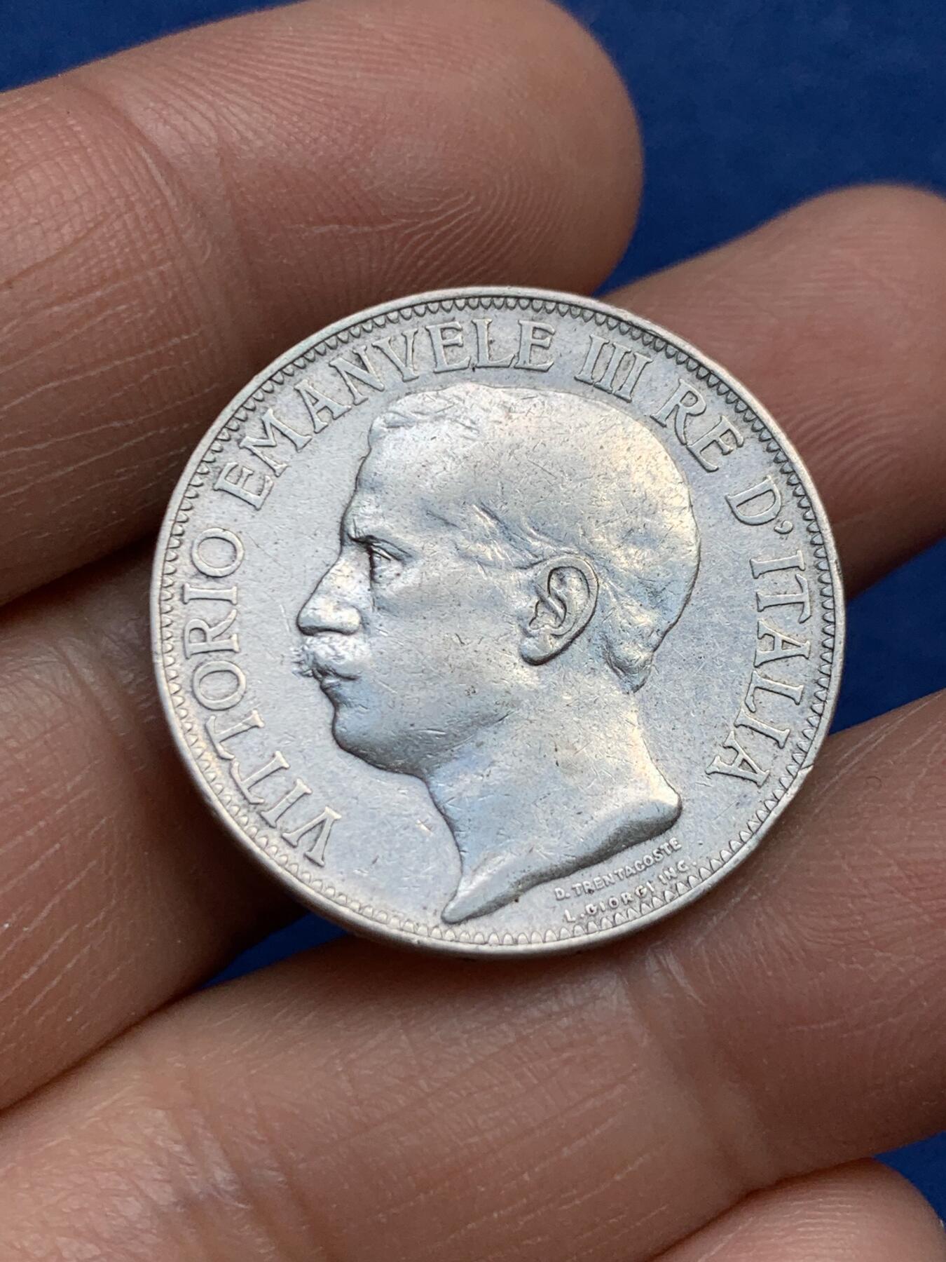 《竞宝斋》第360场 周日，周一  2场连拍 （全场包邮） 意大利1911年建国50周年2里拉银币，托奶银币，最精美钱币设计之一，意大利古典主义钱币设计名品