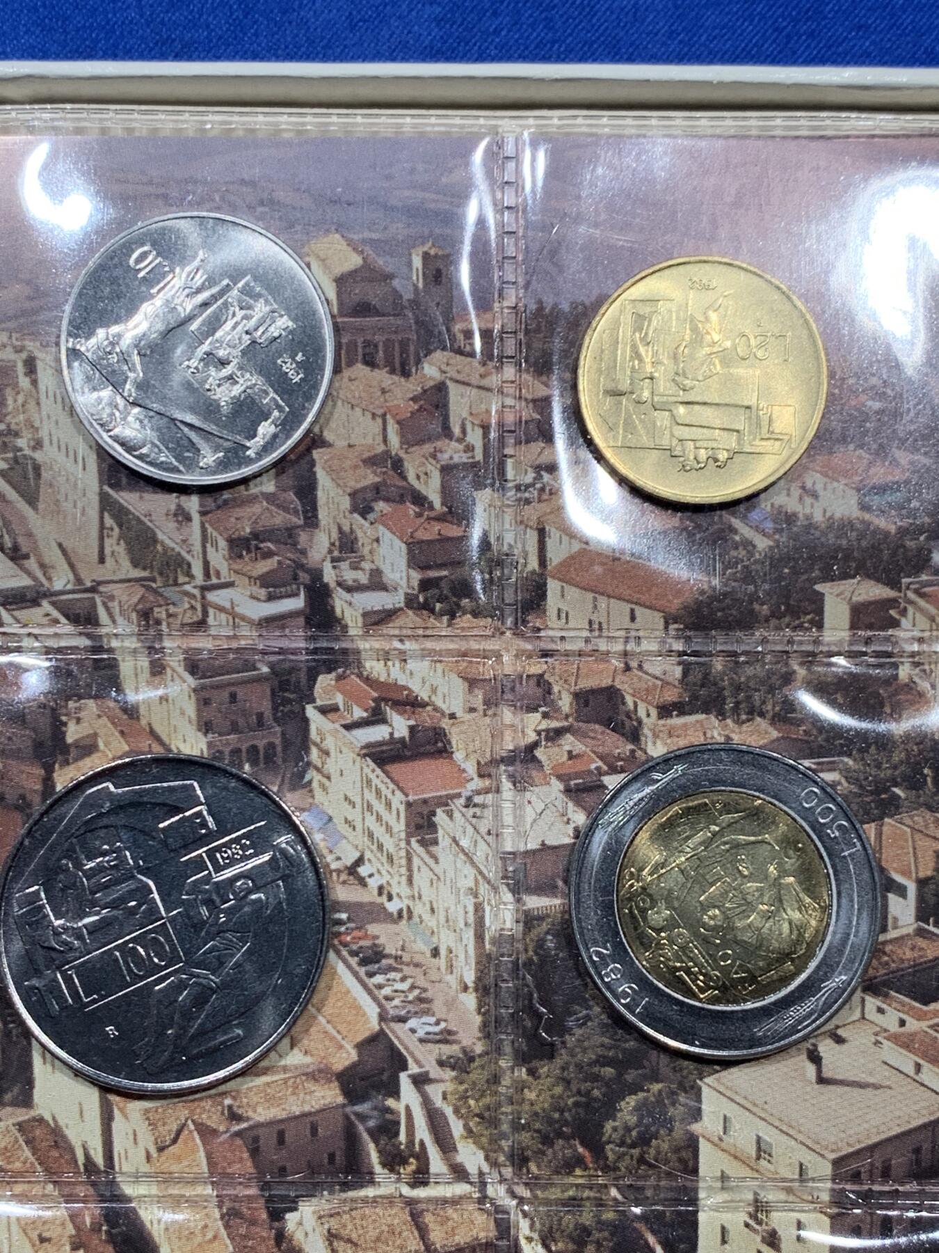 《竞宝斋》第360场 周日，周一  2场连拍 （全场包邮） 原盒证书 圣马力诺1982年9枚装套币 部分可取出