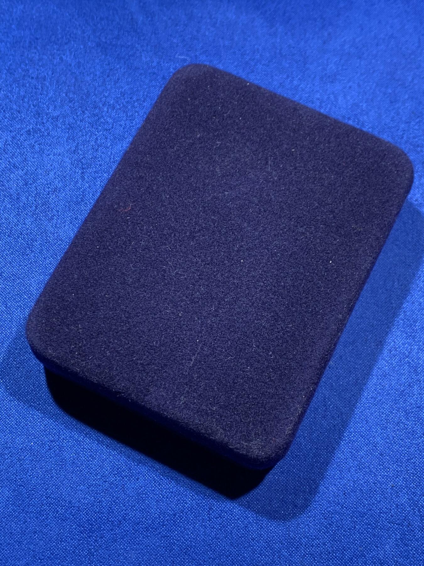 《竞宝斋》第360场 周日，周一  2场连拍 （全场包邮） 赞比亚2002年4000克瓦查椭圆形纪念银币 925银 20克 少见品种 带盒带证书