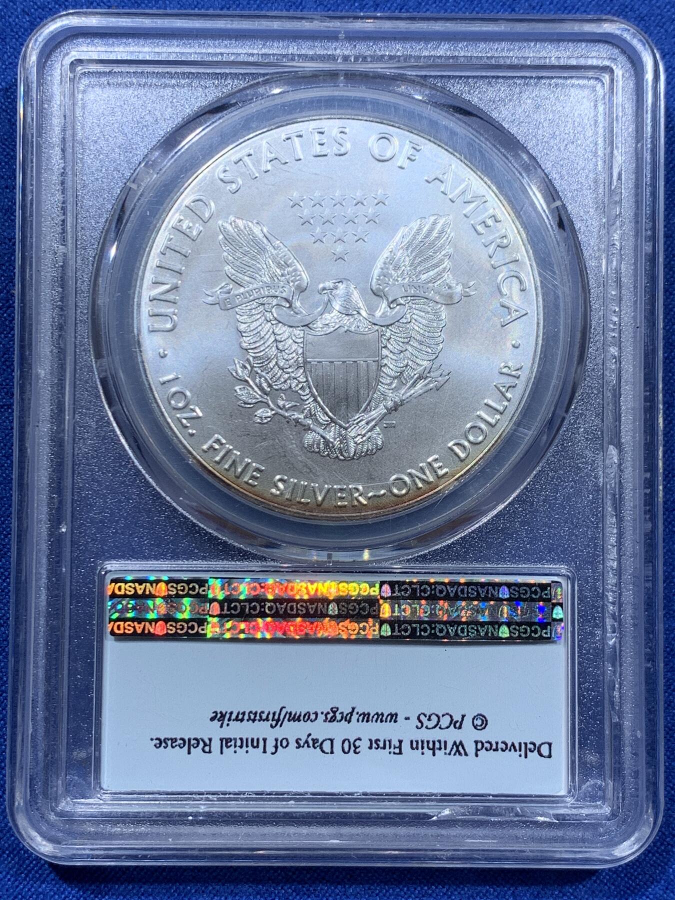 《竞宝斋》第360场 周日，周一  2场连拍 （全场包邮） PCGS MS69 美国2016年行走女神1盎司大银币 三十周年纪念 背面支撑有磕