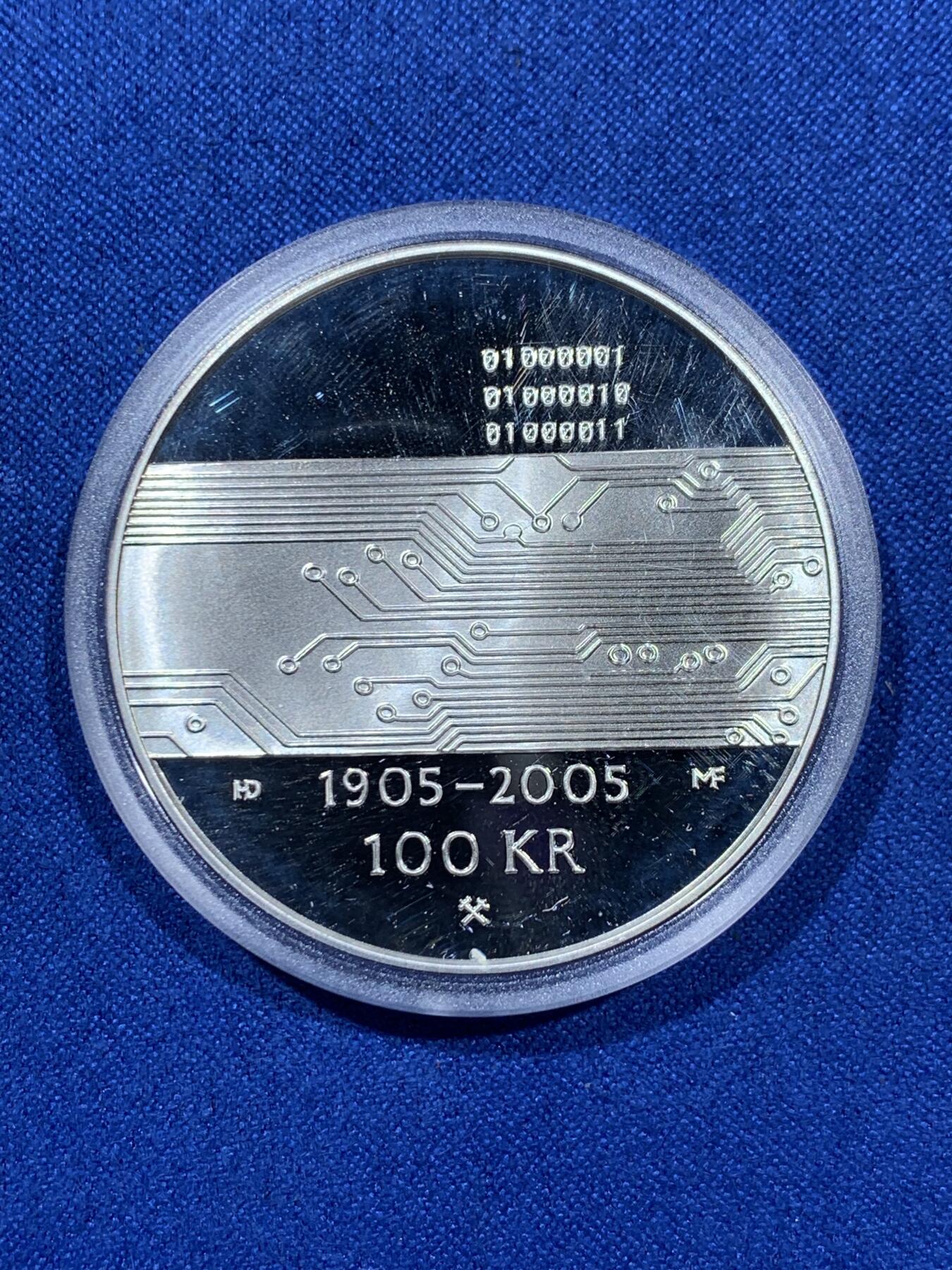 《竞宝斋》第360场 周日，周一  2场连拍 （全场包邮） 挪威2005年挪威-瑞典联盟解体100周年系列(挪威独立)-电路100克朗精制银币 925银 33.6克 发行量:7万5千盒证全