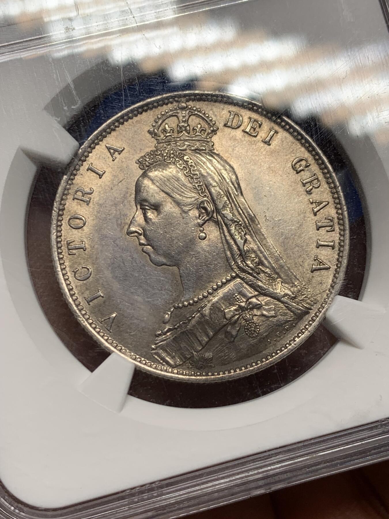 《竞宝斋》第360场 周日，周一  2场连拍 （全场包邮） NGC AU58 英国1888年维多利亚高冠半克朗银币 好年份