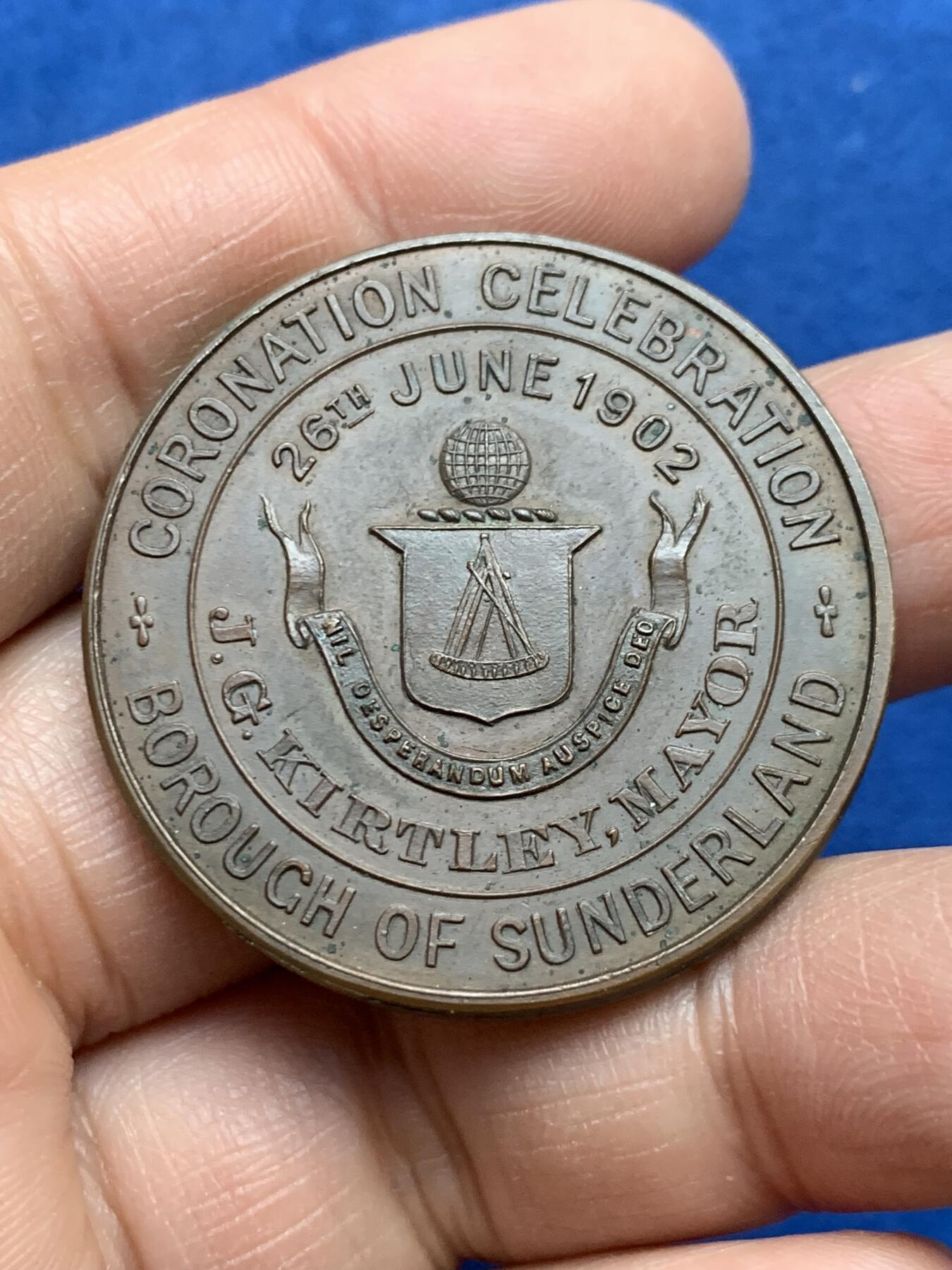 《竞宝斋》第360场 周日，周一  2场连拍 （全场包邮） 英国1902年爱德华七世加冕铜章 27.2克 38.8mm 带盒