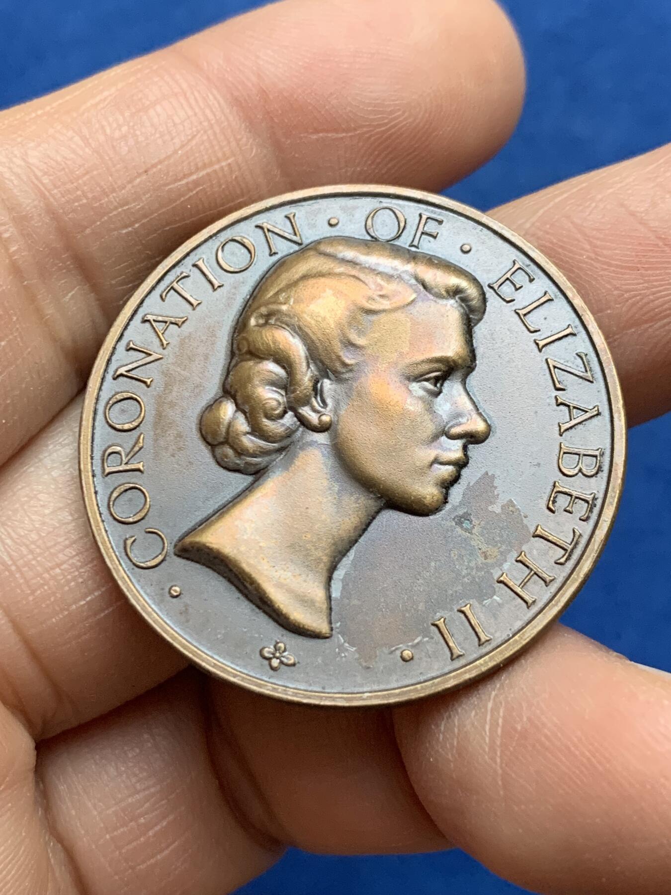 《竞宝斋》第360场 周日，周一  2场连拍 （全场包邮） 英国1953年伊丽莎白二世加冕铜章 20.95克，35.4mm