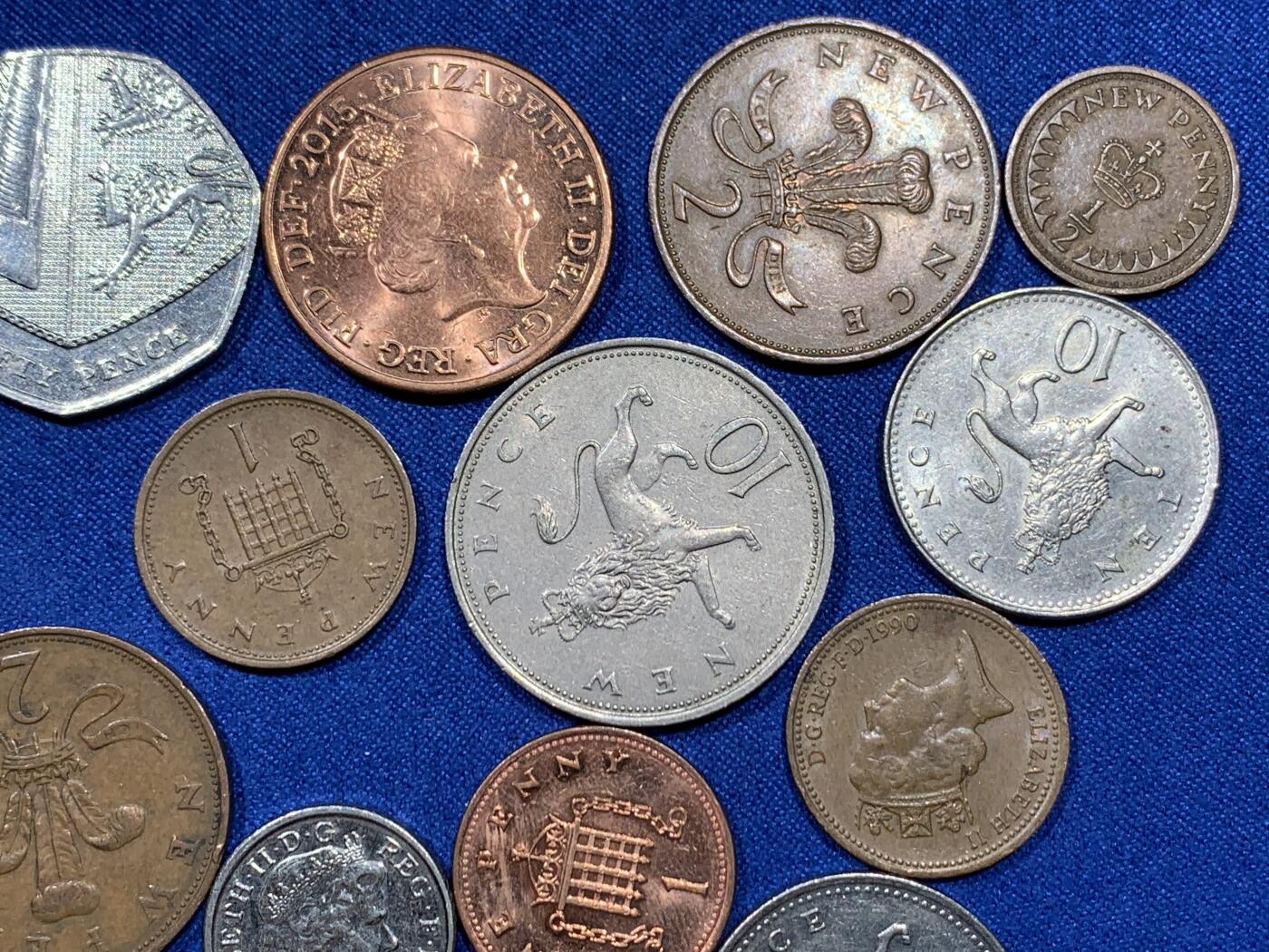 《竞宝斋》第360场 周日，周一  2场连拍 （全场包邮） 英国散币一组 细节见图