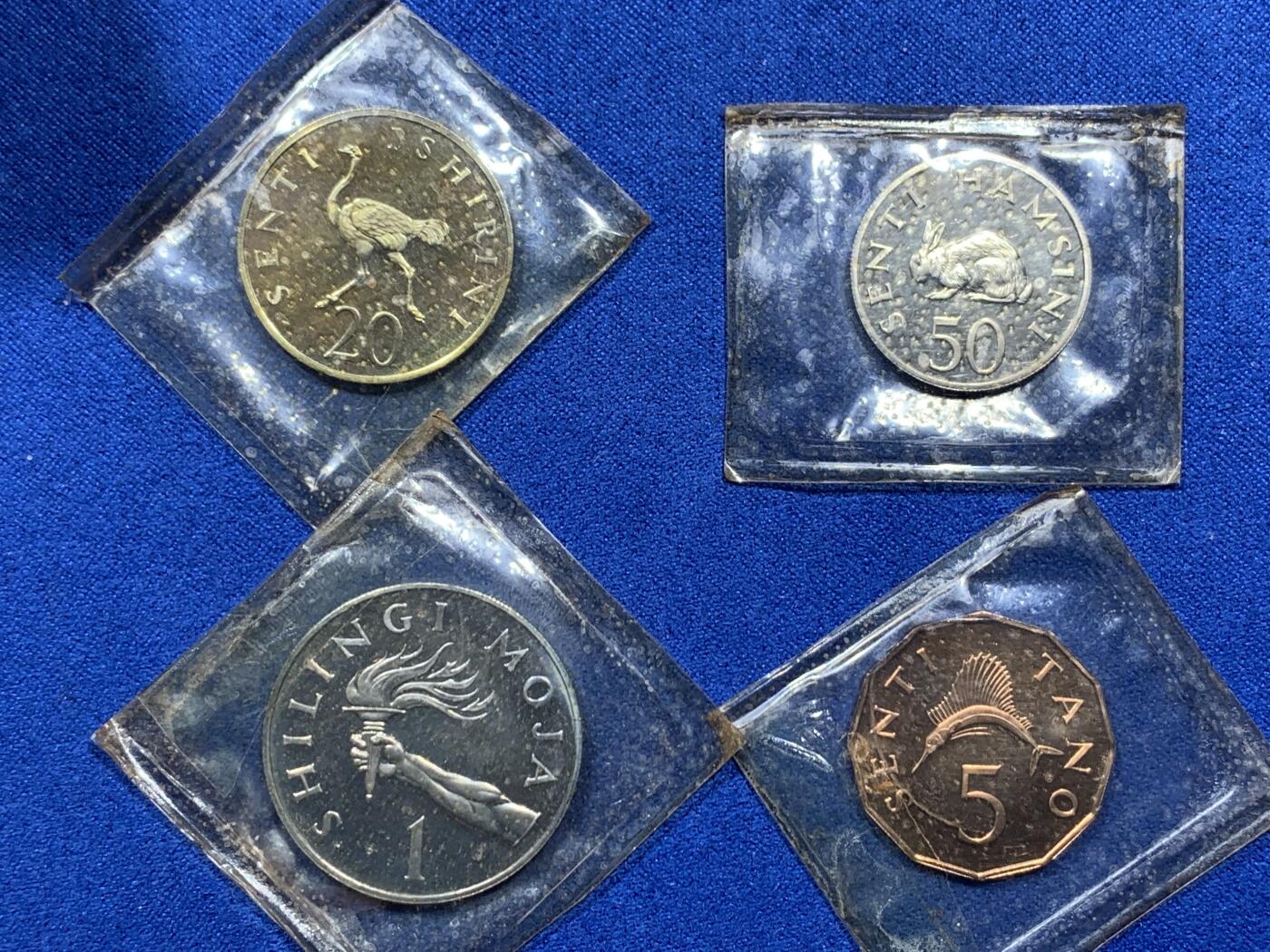 《竞宝斋》第360场 周日，周一  2场连拍 （全场包邮） 坦桑尼亚1966年4枚装精制套币 带盒