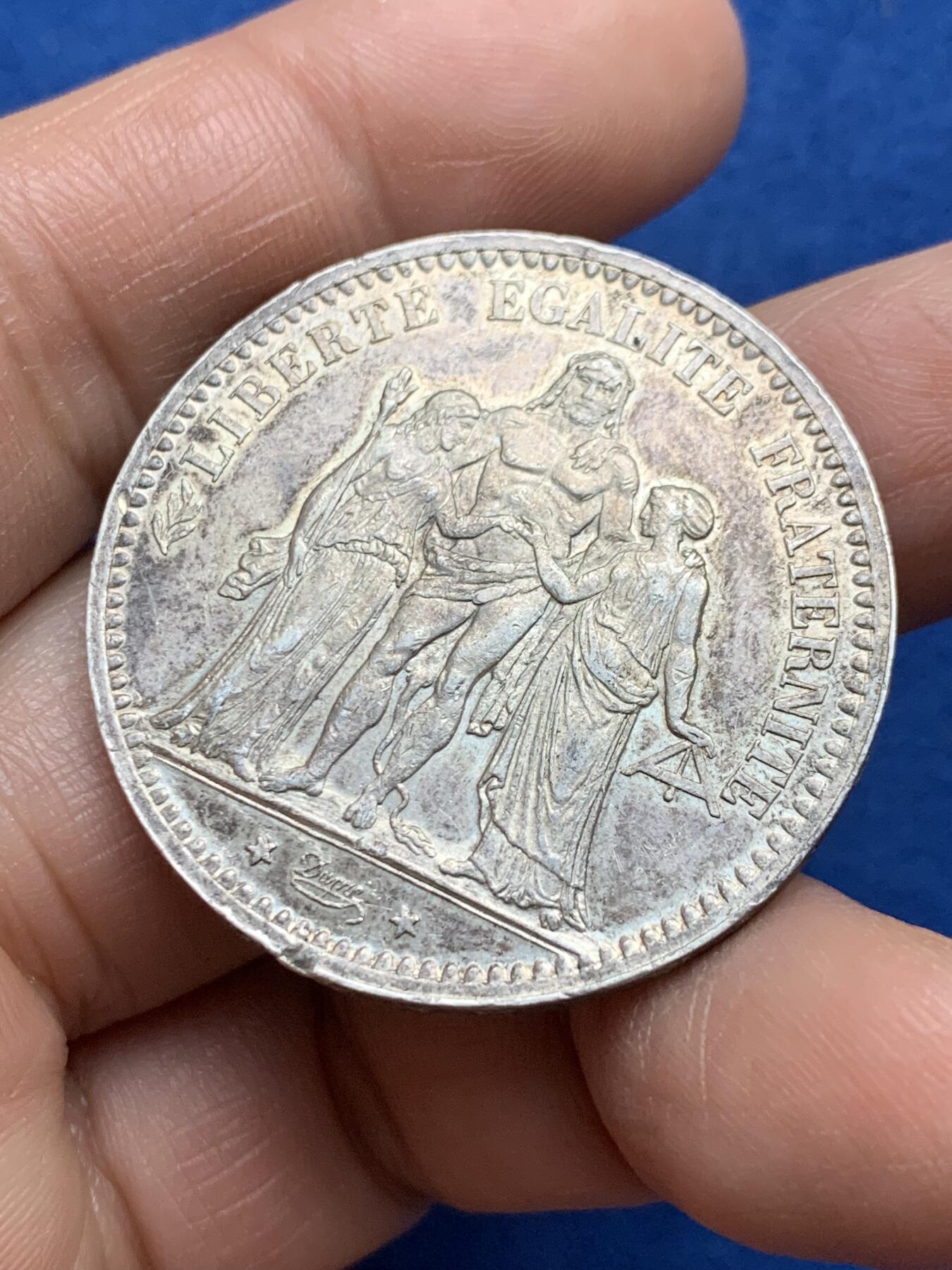 《竞宝斋》第360场 周日，周一  2场连拍 （全场包邮） 法国1873年大力神5法郎银币 包浆不错 细节见图