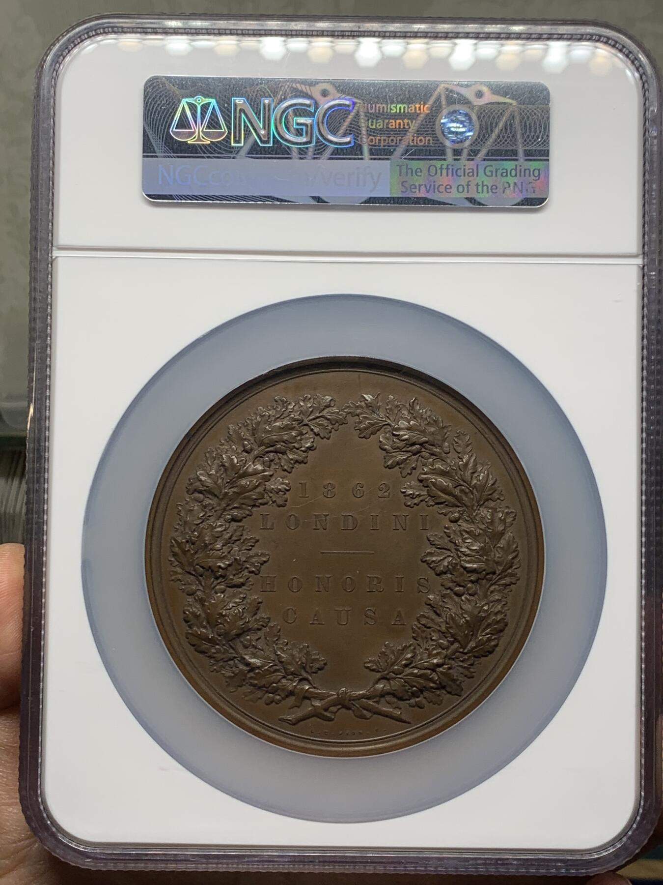 《竞宝斋》第360场 周日，周一  2场连拍 （全场包邮） NGC MS63BN 英国1862年伦敦国际博览会大铜章 76mm 大盒加厚盒 L. C. WYON作品