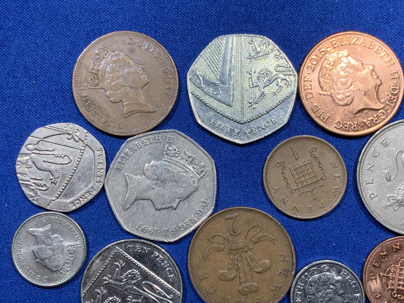 《竞宝斋》第360场 周日，周一  2场连拍 （全场包邮） 英国散币一组 细节见图