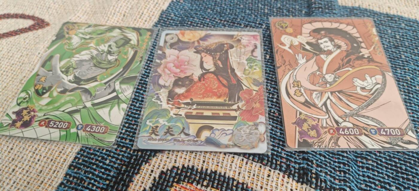 秋原瞳的小店第10期（春雨，万物，风声，微笑……） 卡游三国梨园三杰