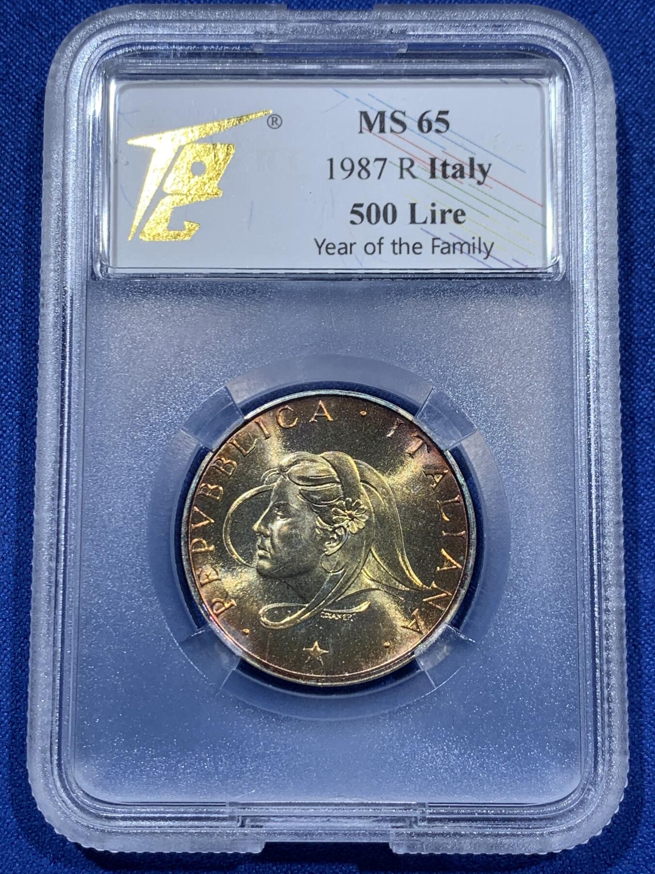 《竞宝斋》第360场 周日，周一  2场连拍 （全场包邮） TQG MS65 意大利1987年家庭日500里拉银币