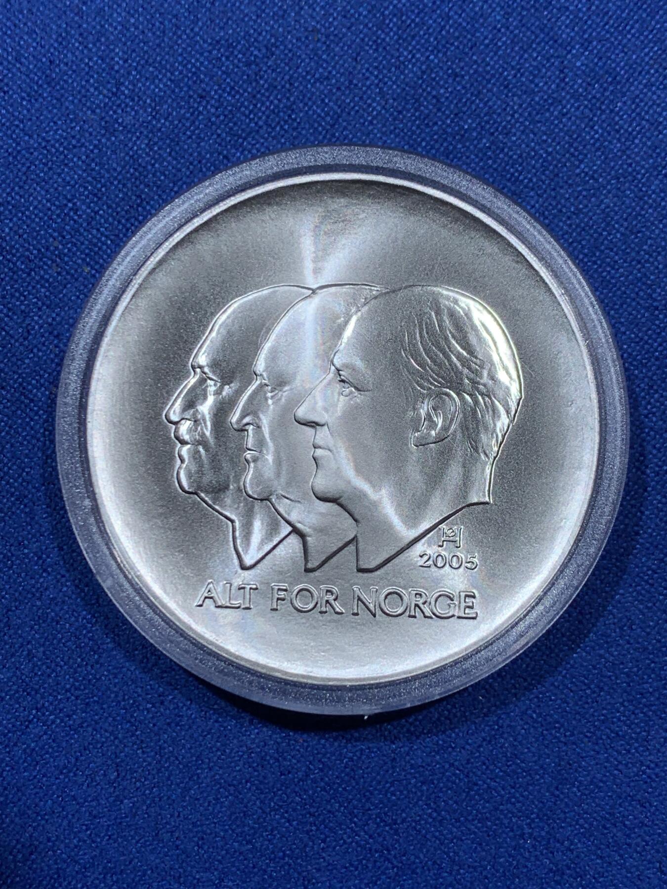 《竞宝斋》第360场 周日，周一  2场连拍 （全场包邮） 挪威2005年挪威-瑞典联盟解体100周年系列(挪威独立)-电路100克朗精制银币 925银 33.6克 发行量:7万5千盒证全