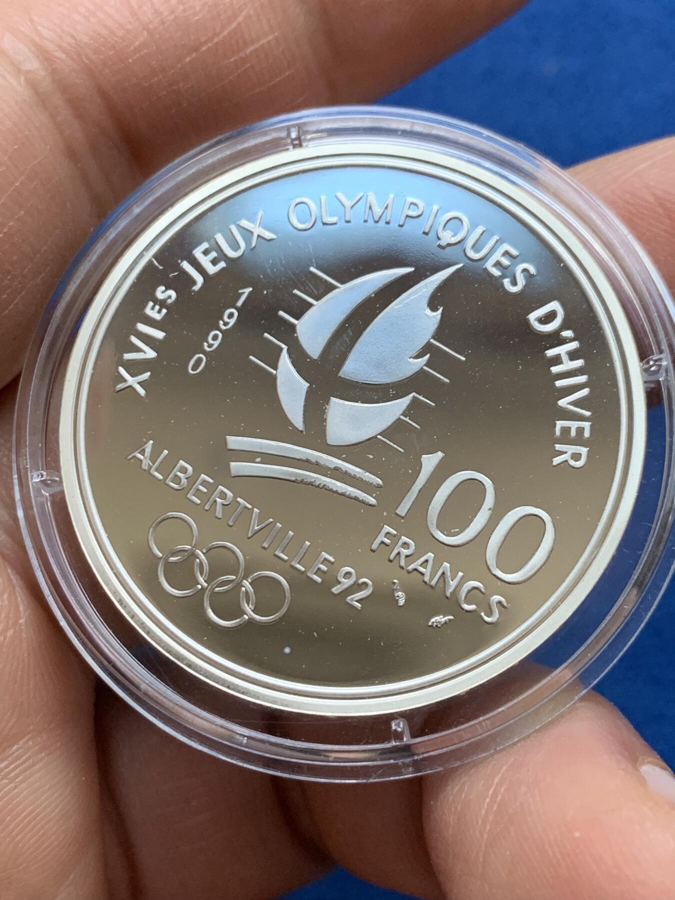 《竞宝斋》第360场 周日，周一  2场连拍 （全场包邮） 法国1992年冬奥会100法郎精制银币