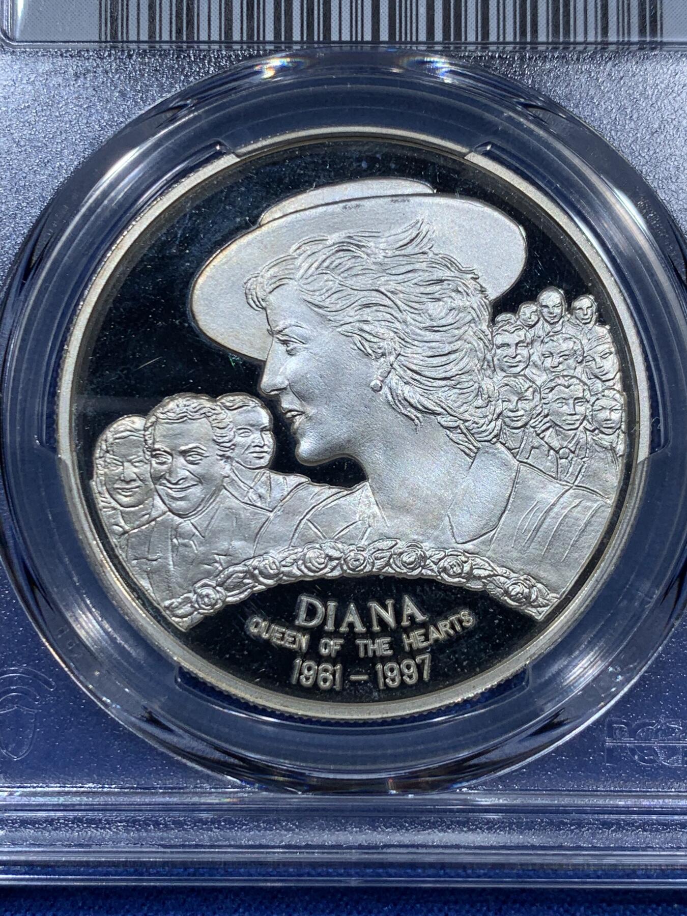 《竞宝斋》第360场 周日，周一  2场连拍 （全场包邮） PCGS PR67DCAM 圣多美和普林西比1997年1000多布拉 戴安娜精制纪念银币 戴安娜系列里很少见的一枚 工艺很不错 浮雕感强 高价品种