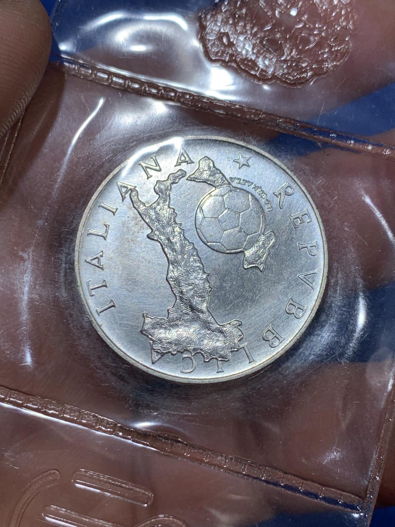 《竞宝斋》第360场 周日，周一  2场连拍 （全场包邮） 意大利 1986年 世界杯纪念 500里拉 银币 原封装 带证书