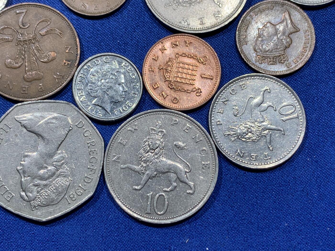 《竞宝斋》第360场 周日，周一  2场连拍 （全场包邮） 英国散币一组 细节见图