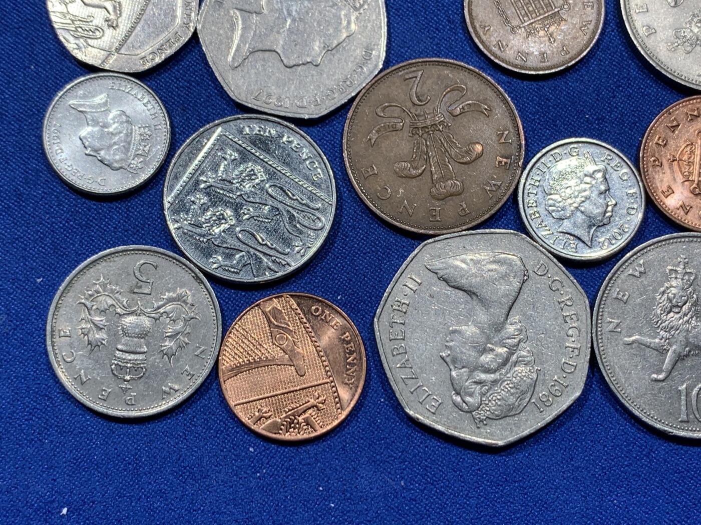 《竞宝斋》第360场 周日，周一  2场连拍 （全场包邮） 英国散币一组 细节见图