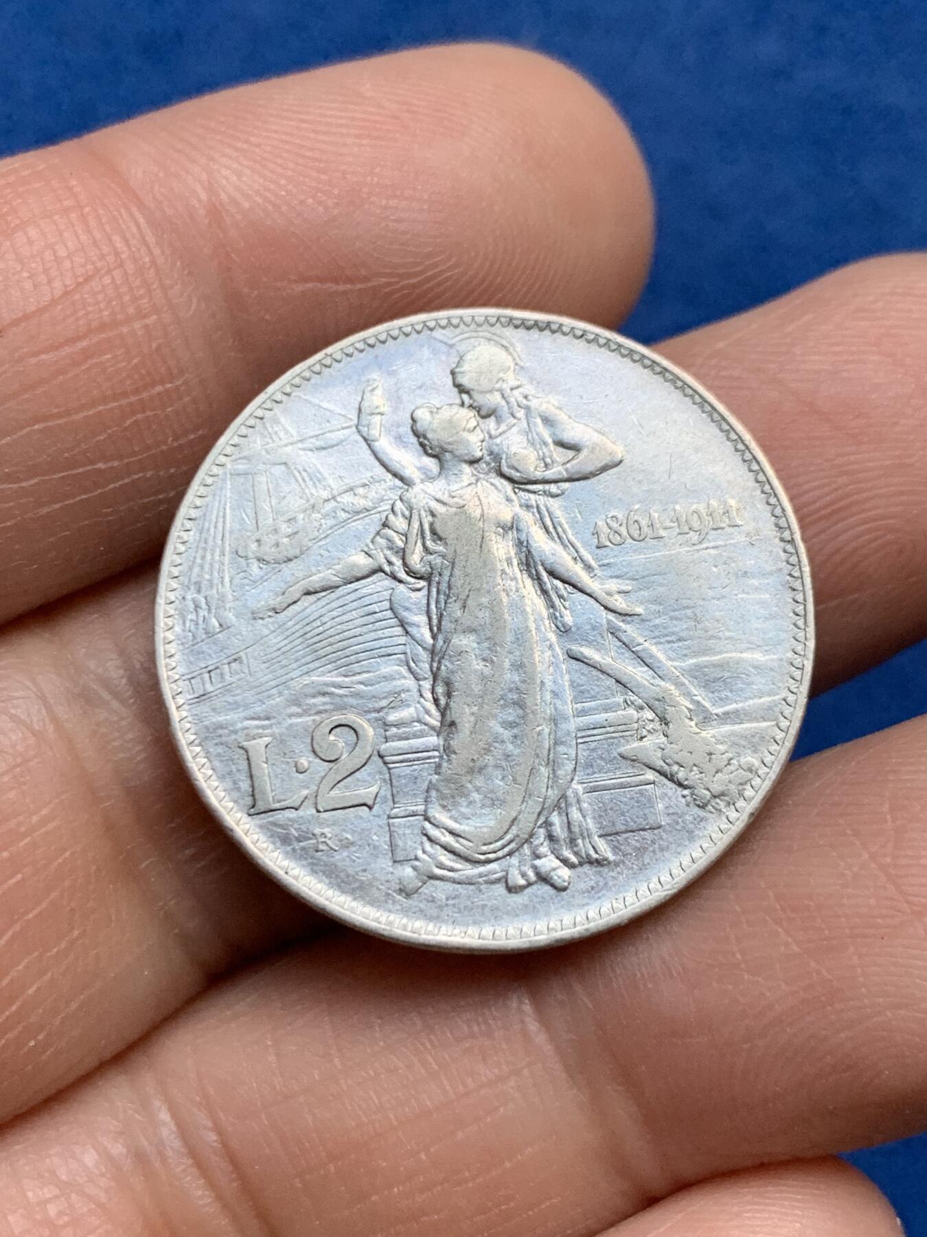 《竞宝斋》第360场 周日，周一  2场连拍 （全场包邮） 意大利1911年建国50周年2里拉银币，托奶银币，最精美钱币设计之一，意大利古典主义钱币设计名品