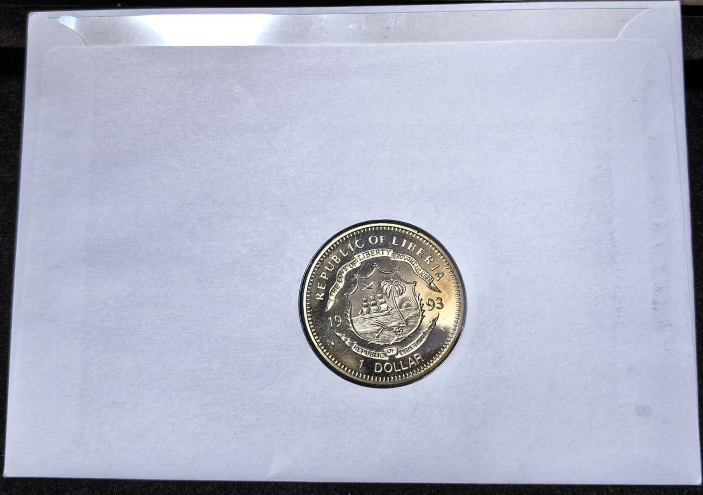 北京马甸外国币专卖第135期，外国币专场，陆续上拍，欢迎关注 封- 利比里亚 1993年 1元 维利·勃兰特 纪念 大镍币直径：38.6mm