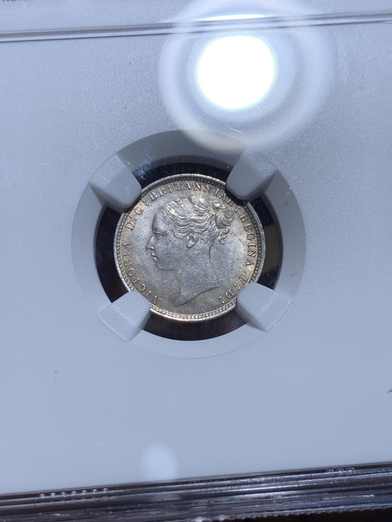 《竞宝斋》第360场 周日，周一  2场连拍 （全场包邮） NGC MS63 英国小维1884年3便士银币