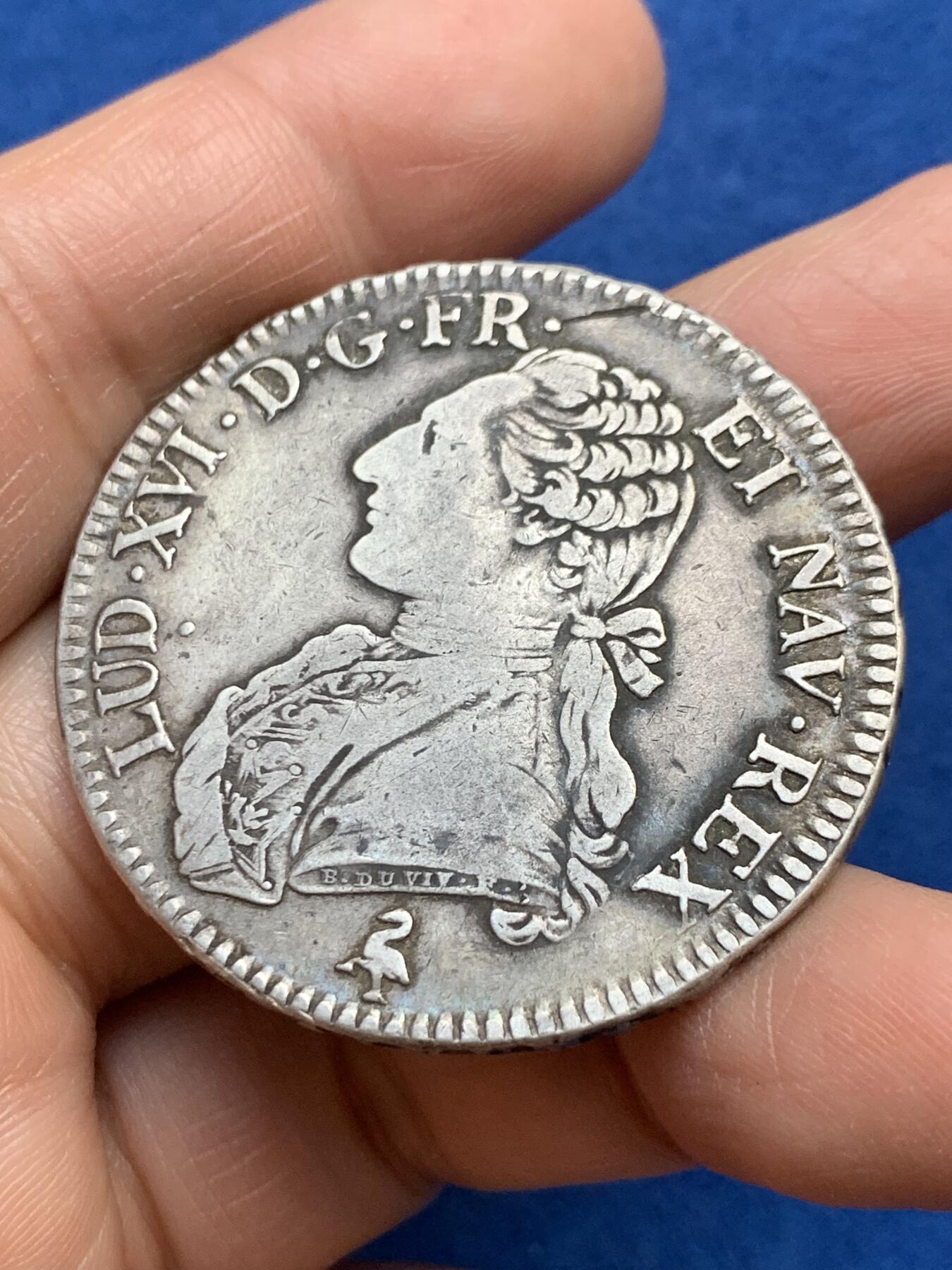 《竞宝斋》第360场 周日，周一  2场连拍 （全场包邮） 法国路易十六1789年埃居大银币