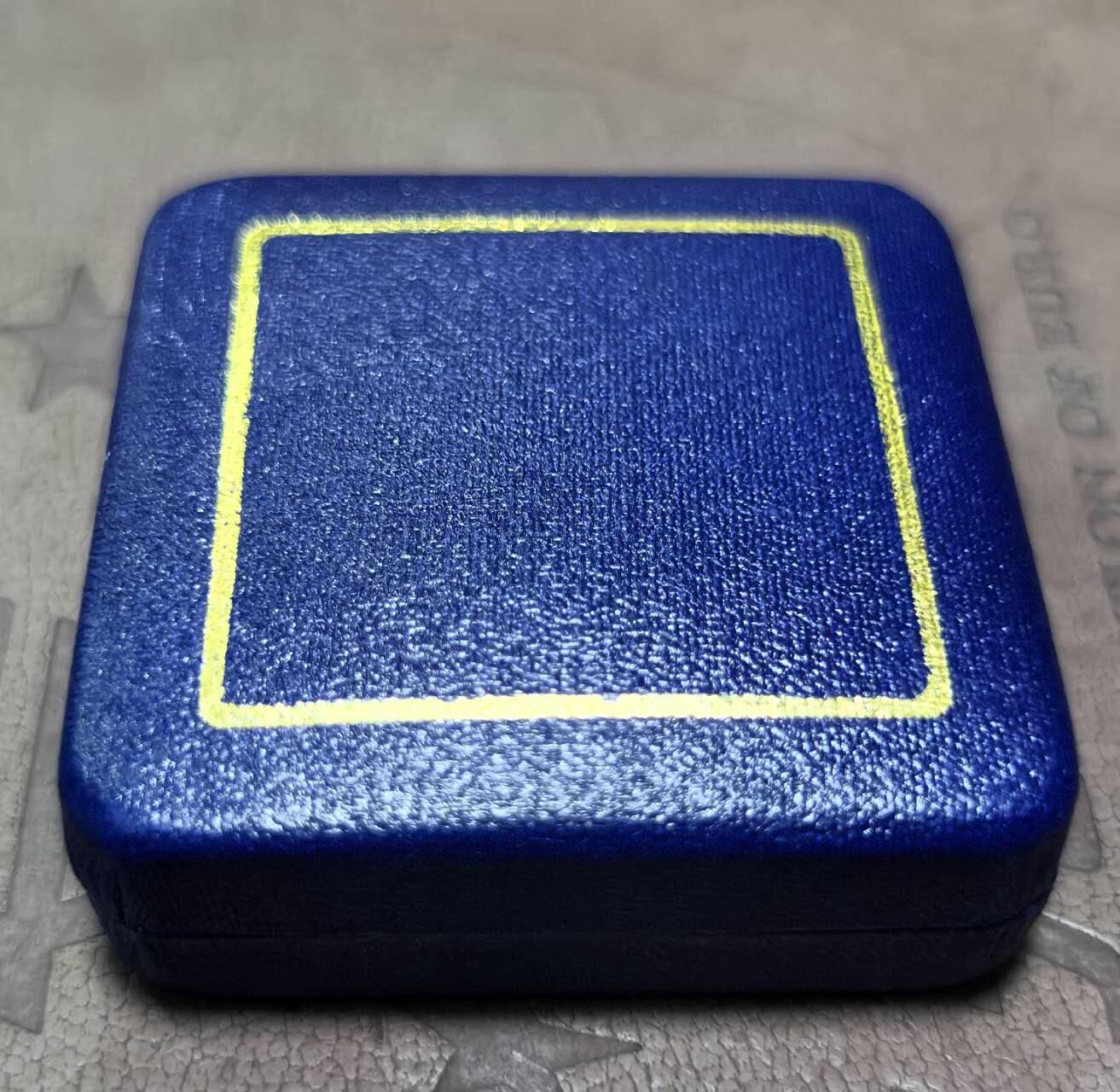 北京马甸外国币专卖第135期，外国币专场，陆续上拍，欢迎关注 1992年法国加厚半盎司银币，有盒无证