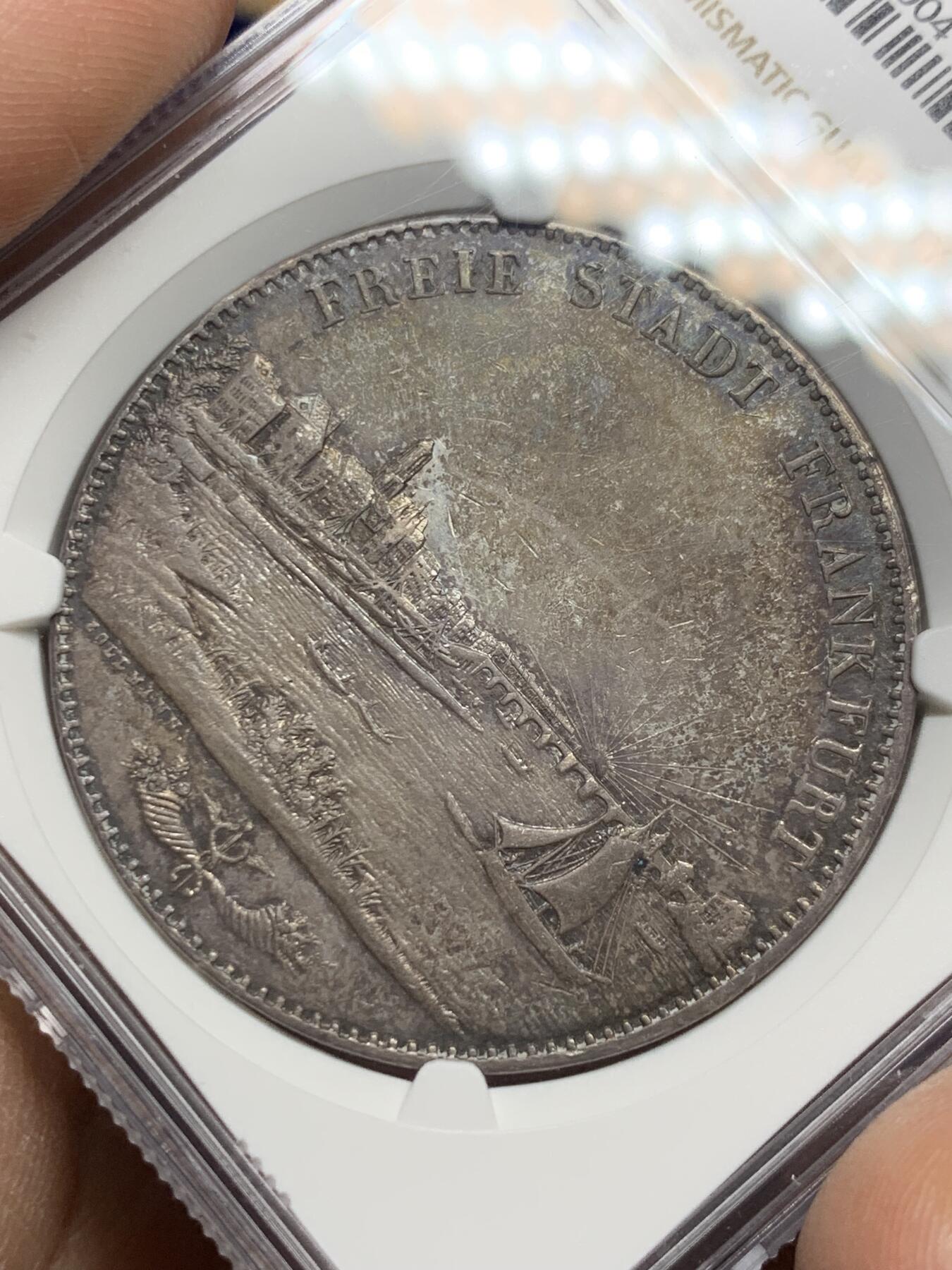 《竞宝斋》第360场 周日，周一  2场连拍 （全场包邮） NGC AU55 德国法兰克福1844年景观2泰勒银币 小镇和河流的景色，灿烂的阳光洒在地平线上，一艘帆船横渡主河。