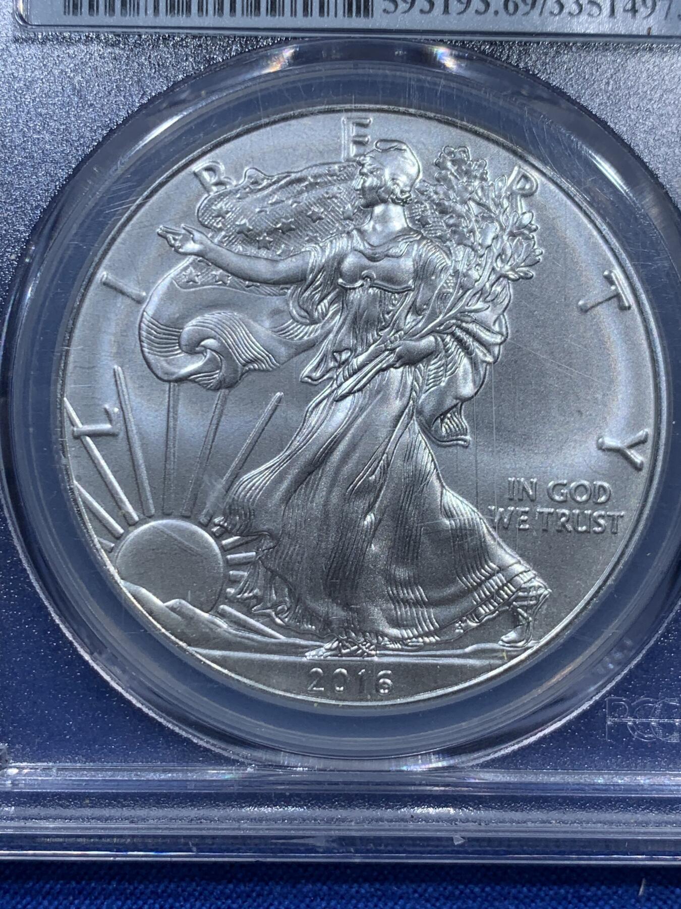 《竞宝斋》第360场 周日，周一  2场连拍 （全场包邮） PCGS MS69 美国2016年行走女神1盎司大银币 三十周年纪念 背面支撑有磕