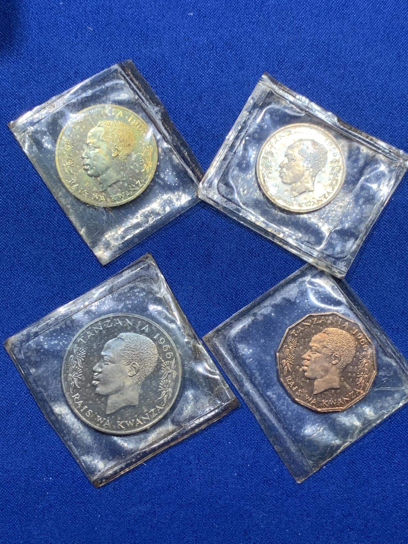 《竞宝斋》第360场 周日，周一  2场连拍 （全场包邮） 坦桑尼亚1966年4枚装精制套币 带盒